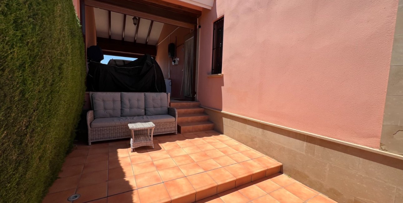 Resale - Villa -
Algorfa - La Finca Golf Resort