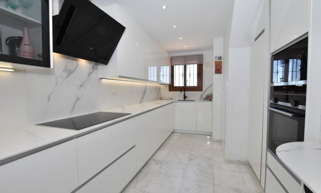 Resale - Villa -
Algorfa - La Finca Golf Resort