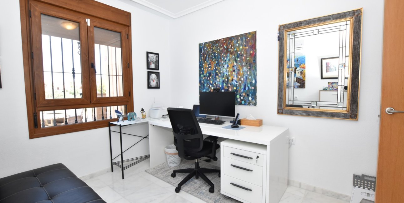 Resale - Villa -
Algorfa - La Finca Golf Resort