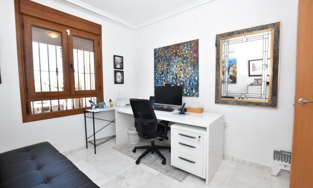 Resale - Villa -
Algorfa - La Finca Golf Resort