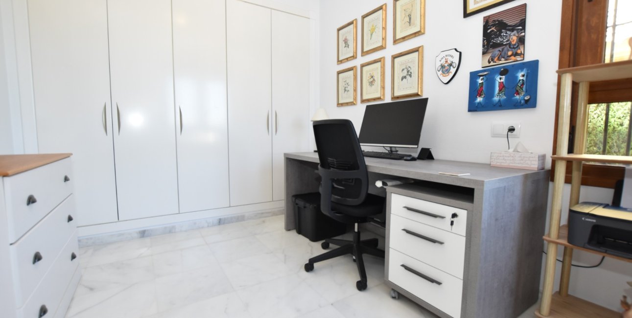 Resale - Villa -
Algorfa - La Finca Golf Resort