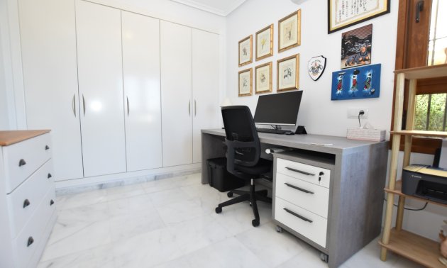 Resale - Villa -
Algorfa - La Finca Golf Resort