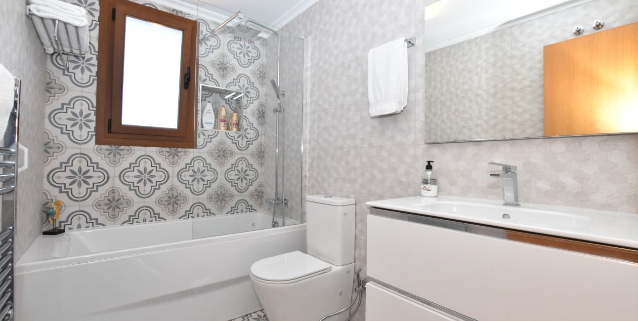 Resale - Villa -
Algorfa - La Finca Golf Resort