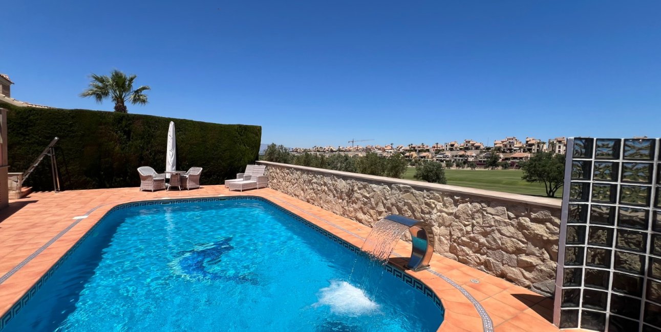 Resale - Villa -
Algorfa - La Finca Golf Resort