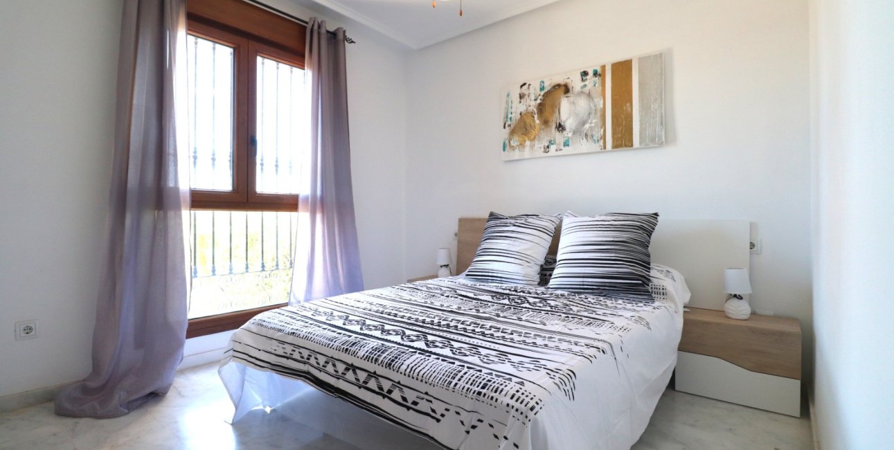 Rynek wtórny - Bungalowy -
Algorfa - La Finca Golf Resort