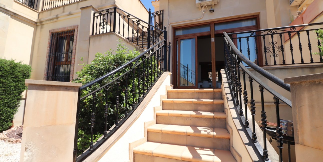 Rynek wtórny - Bungalowy -
Algorfa - La Finca Golf Resort
