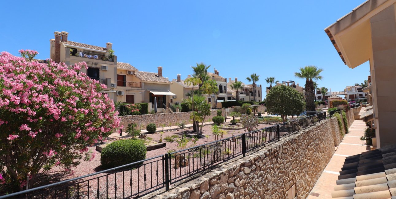 Rynek wtórny - Bungalowy -
Algorfa - La Finca Golf Resort