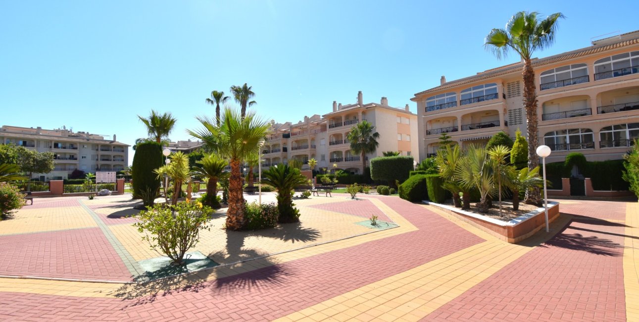 Resale - Duplex -
Orihuela Costa - Playa Flamenca