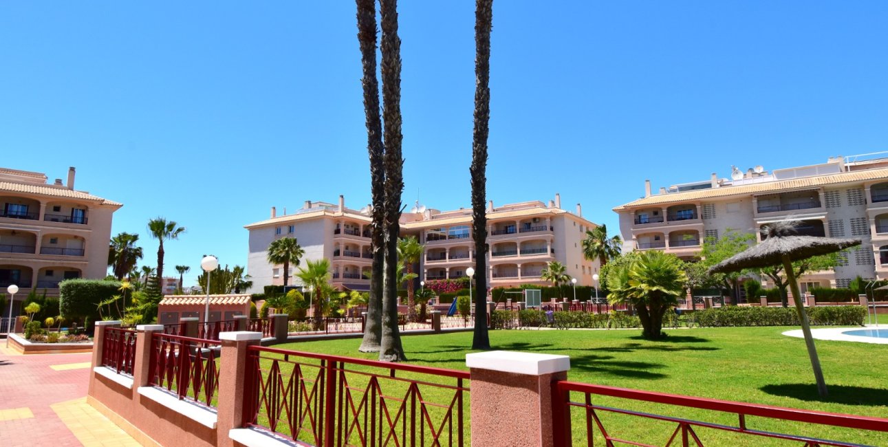 Resale - Duplex -
Orihuela Costa - Playa Flamenca