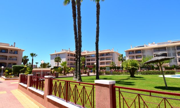 Resale - Duplex -
Orihuela Costa - Playa Flamenca