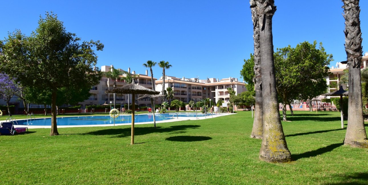Resale - Duplex -
Orihuela Costa - Playa Flamenca
