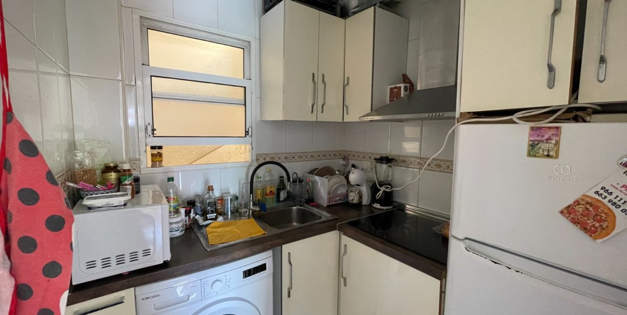 Resale - Apartment / flat -
Torrevieja - Torrevieja - Centre