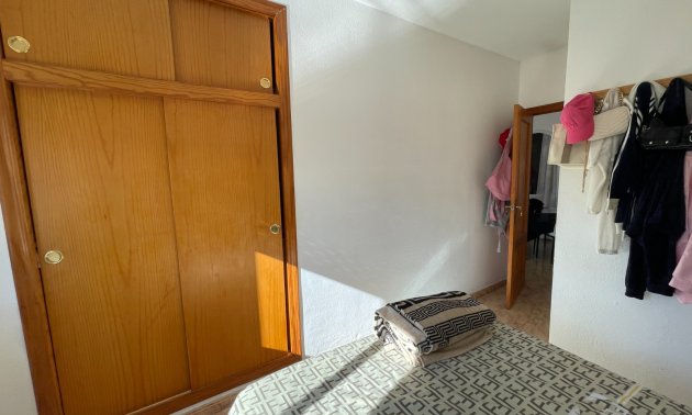 Resale - Apartment / flat -
Torrevieja - Torrevieja - Centre