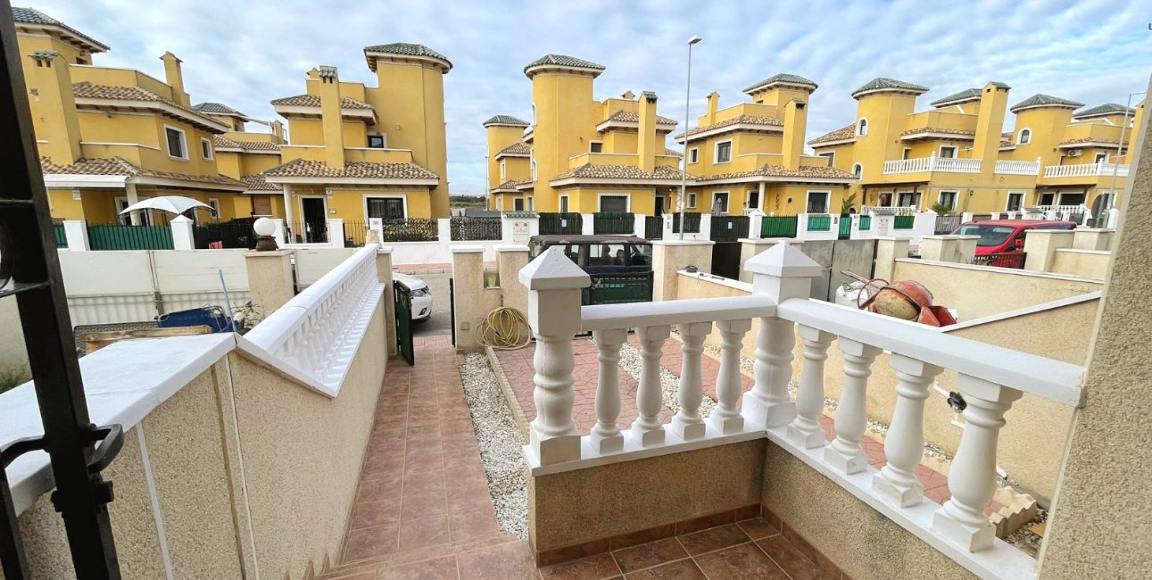 Resale - Townhouse -
Ciudad Quesada - Lo Marabu