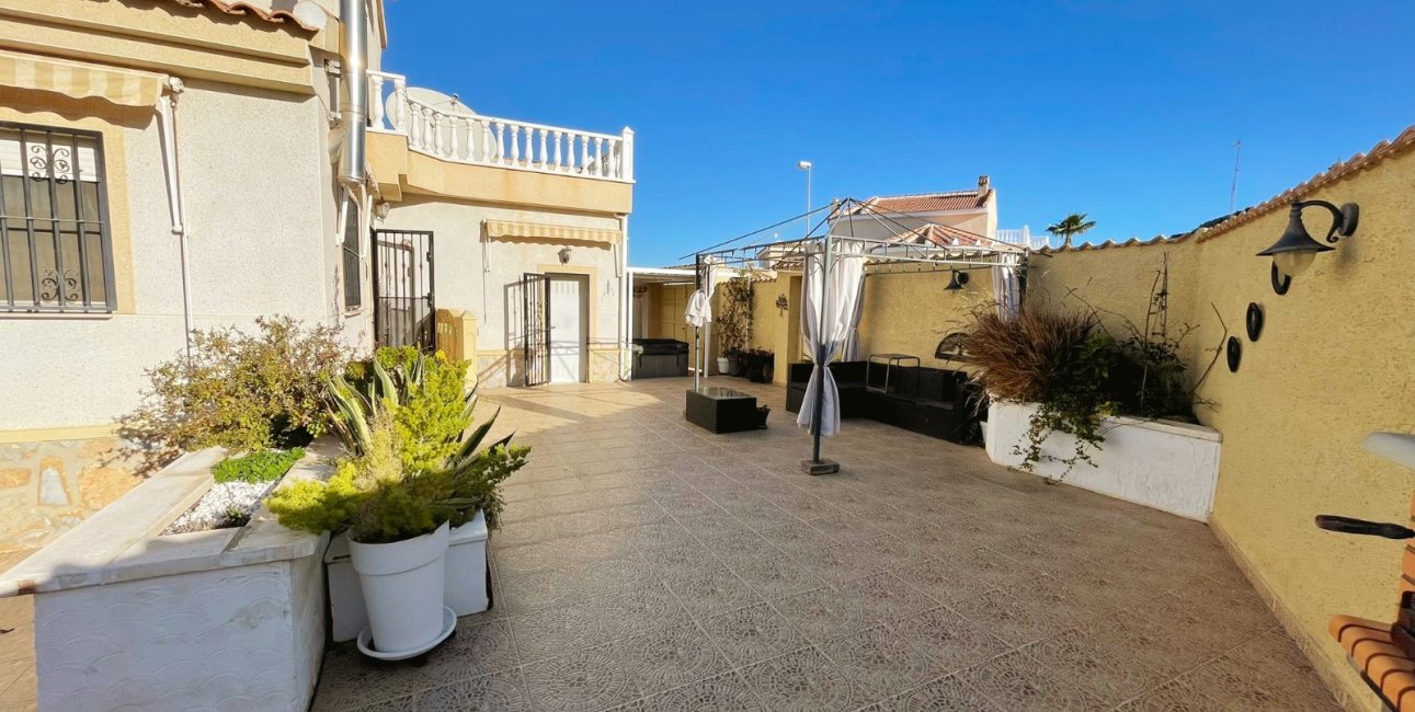 Resale - Villa -
Benimar - Rojales Hills