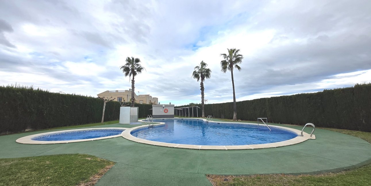 Rynek wtórny - Mieszkanie  -
Torrevieja - El Chaparral