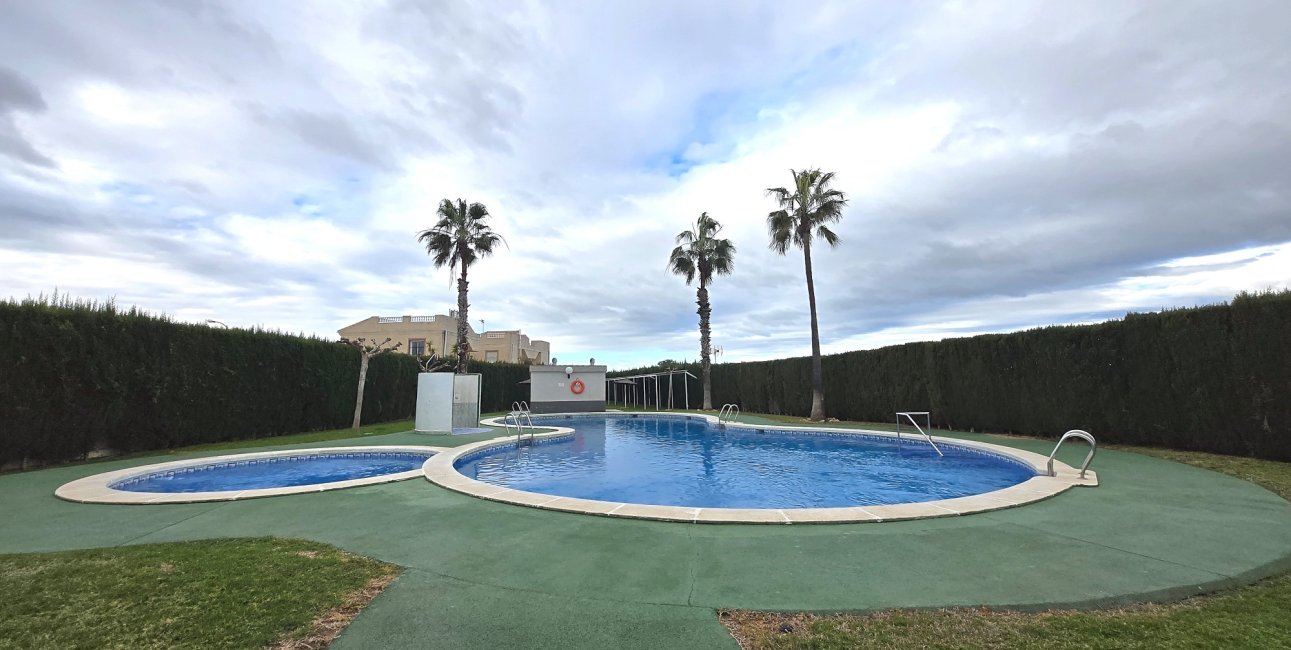 Rynek wtórny - Mieszkanie  -
Torrevieja - El Chaparral