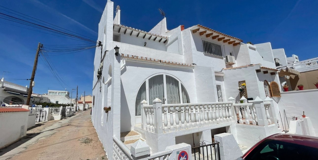 Resale - Townhouse -
Ciudad Quesada - Altos de Quesada