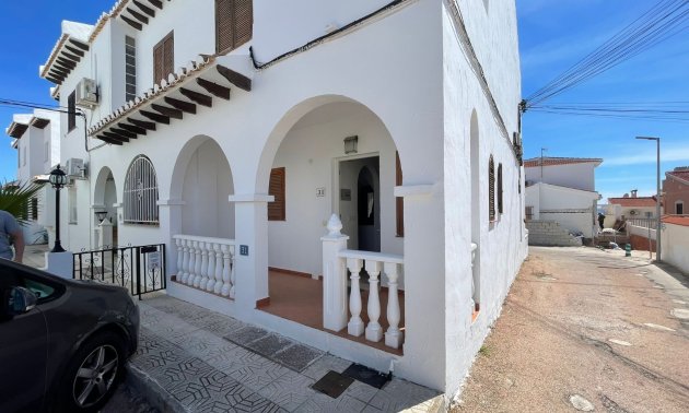 Resale - Townhouse -
Ciudad Quesada - Altos de Quesada