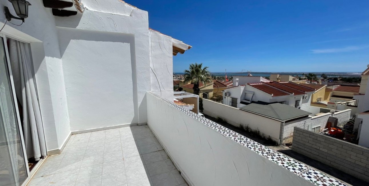 Resale - Townhouse -
Ciudad Quesada - Altos de Quesada