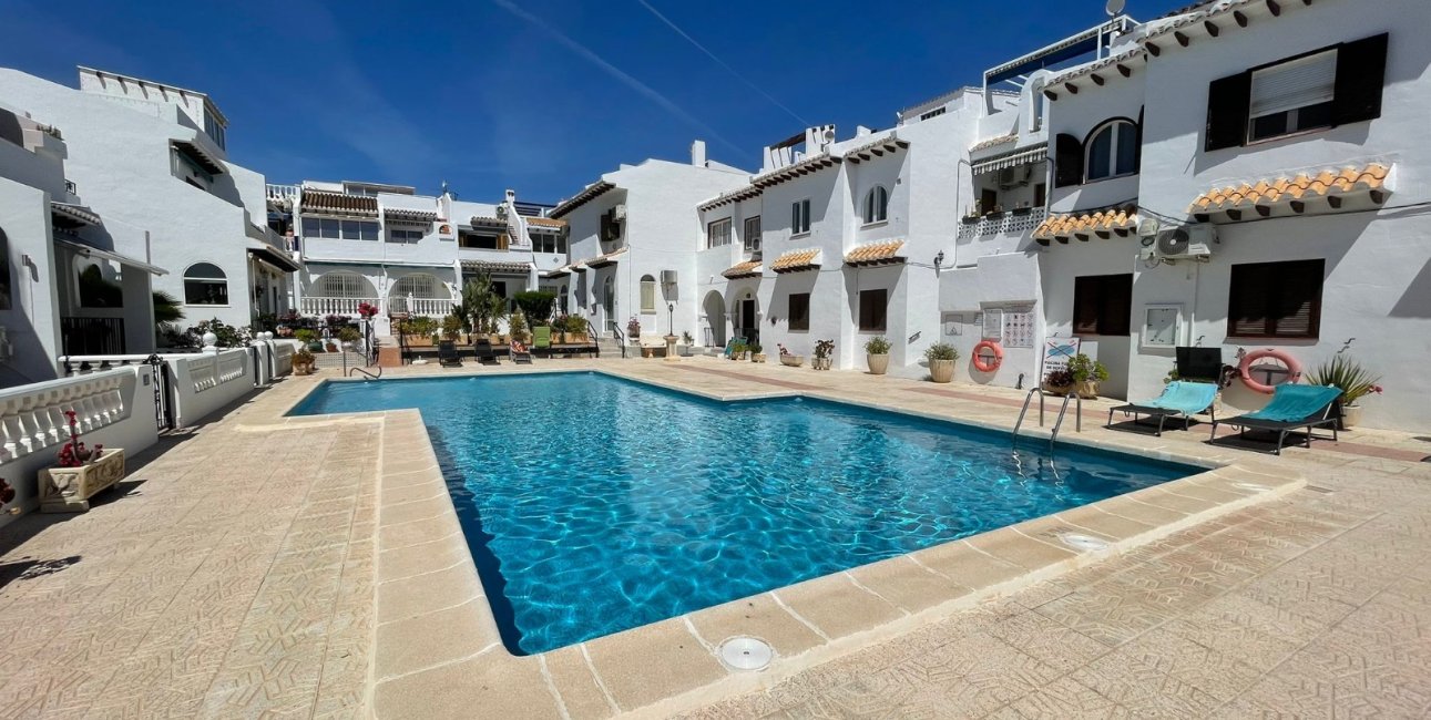 Resale - Townhouse -
Ciudad Quesada - Altos de Quesada