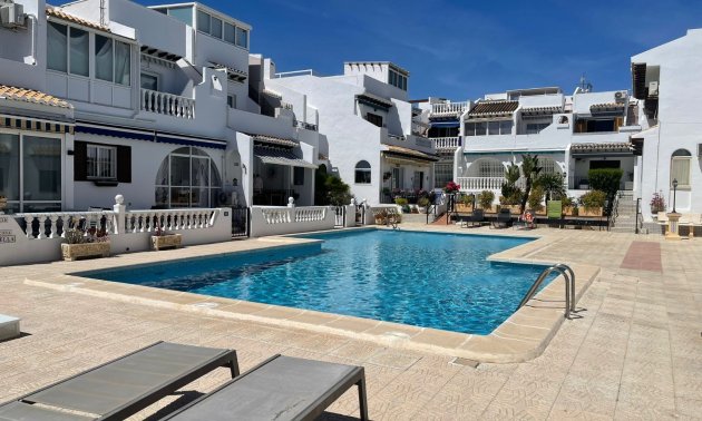 Resale - Townhouse -
Ciudad Quesada - Altos de Quesada