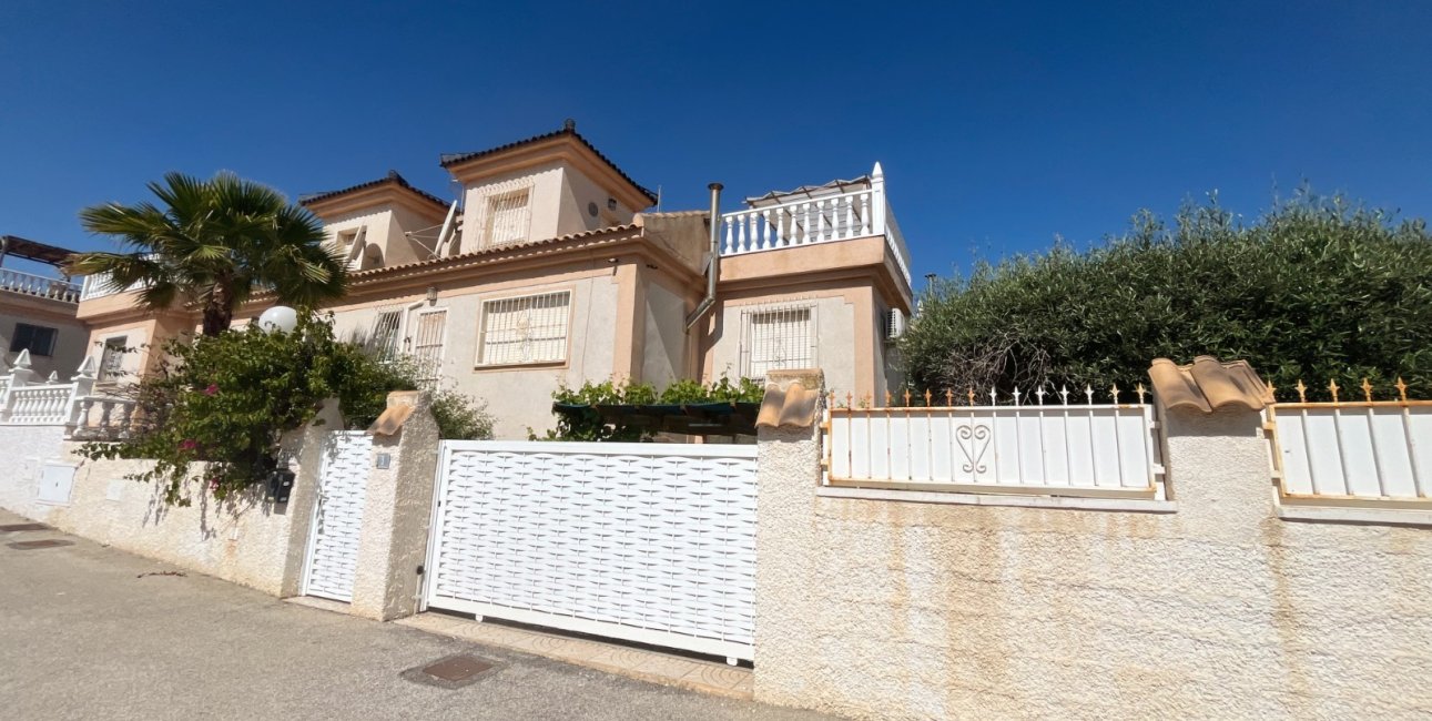 Resale - Townhouse -
Ciudad Quesada - La Marquesa
