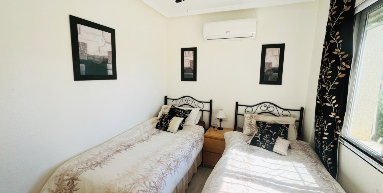 Resale - Townhouse -
Ciudad Quesada - La Marquesa