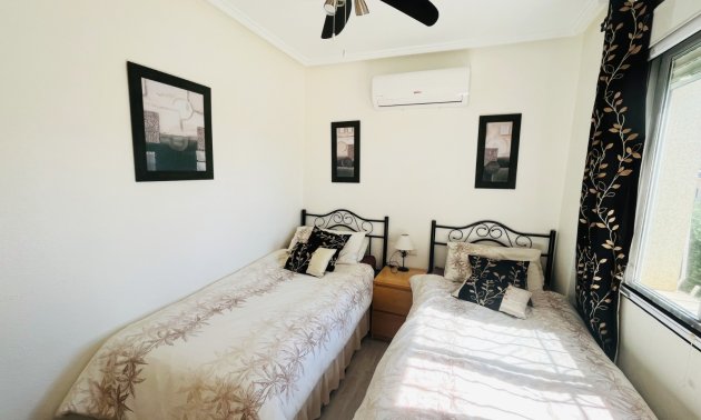 Resale - Townhouse -
Ciudad Quesada - La Marquesa