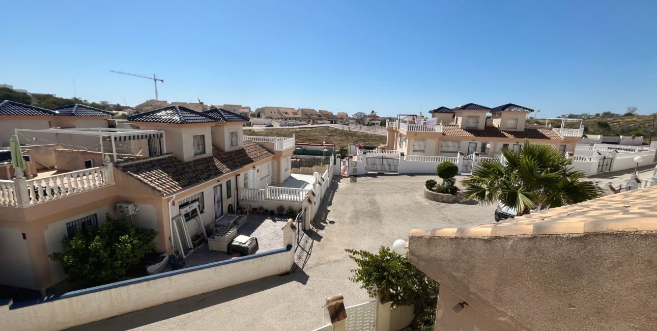 Resale - Townhouse -
Ciudad Quesada - La Marquesa