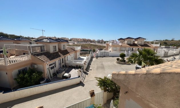 Resale - Townhouse -
Ciudad Quesada - La Marquesa
