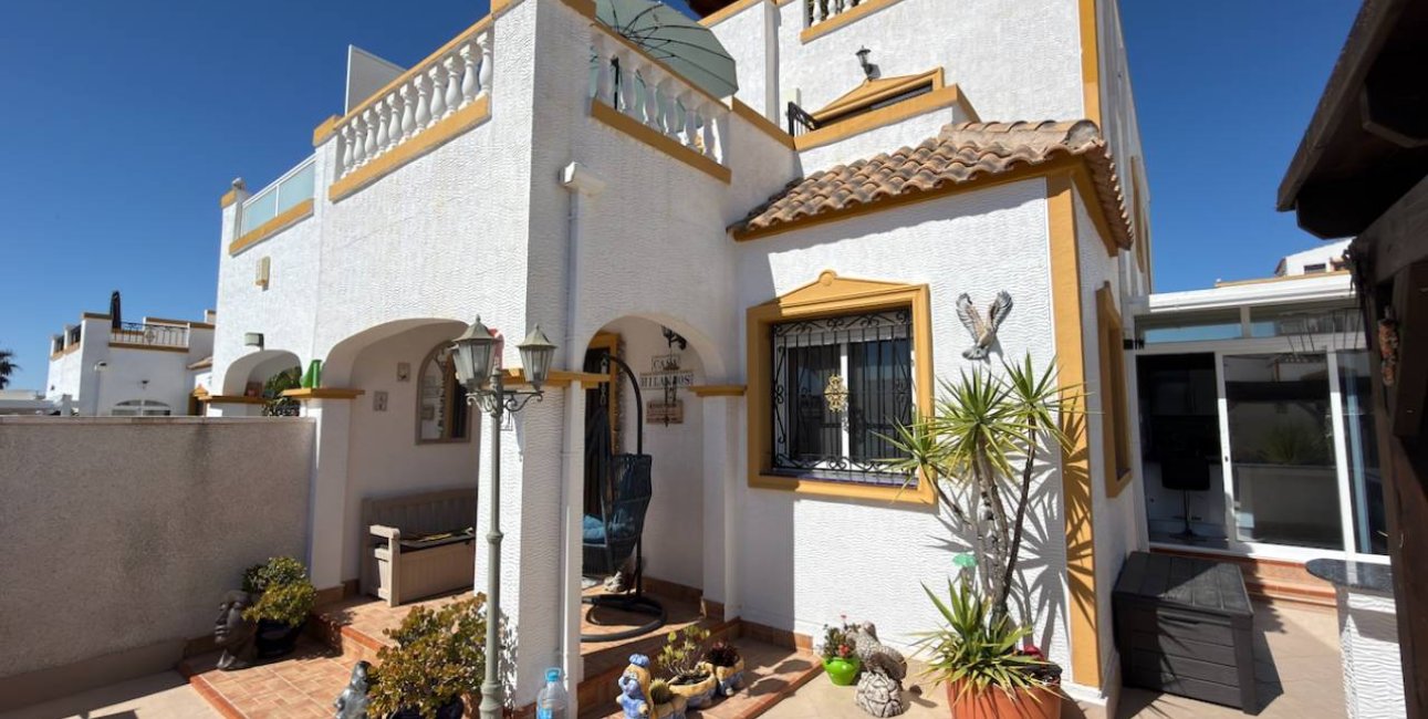 Resale - Townhouse -
Los Montesinos - Entre Naranjos / Vistabella Golf