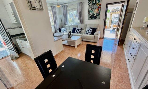 Resale - Townhouse -
Los Montesinos - Entre Naranjos / Vistabella Golf