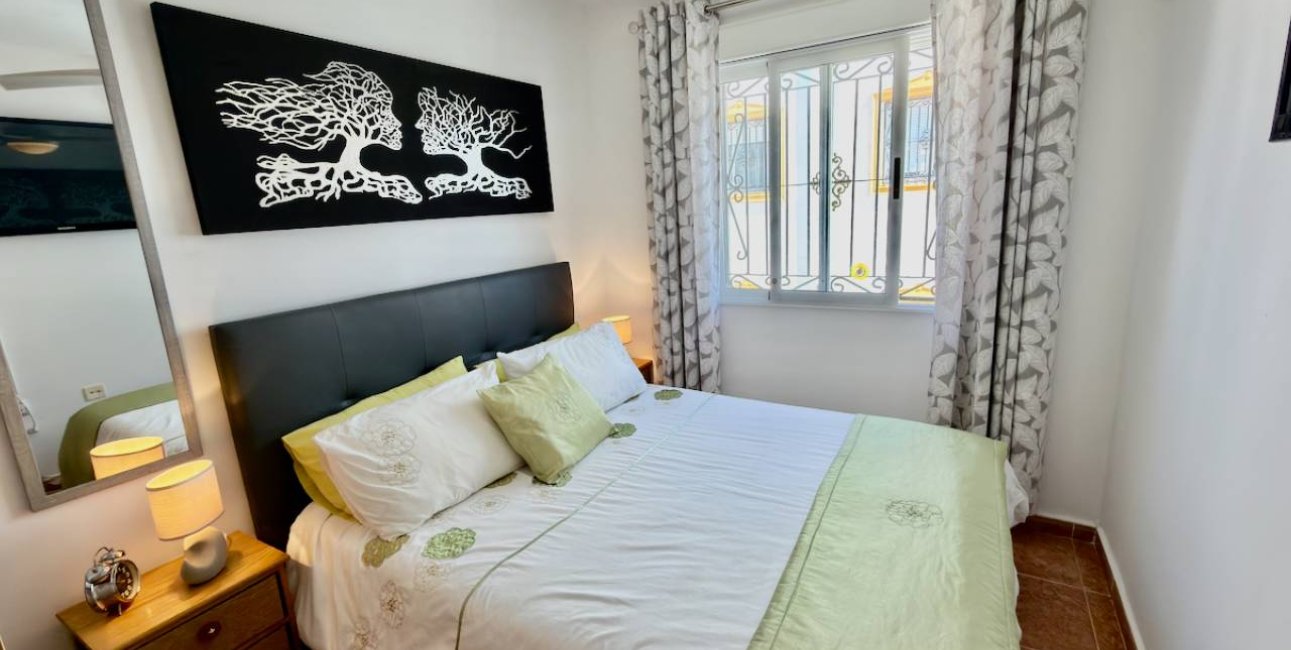 Resale - Townhouse -
Los Montesinos - Entre Naranjos / Vistabella Golf