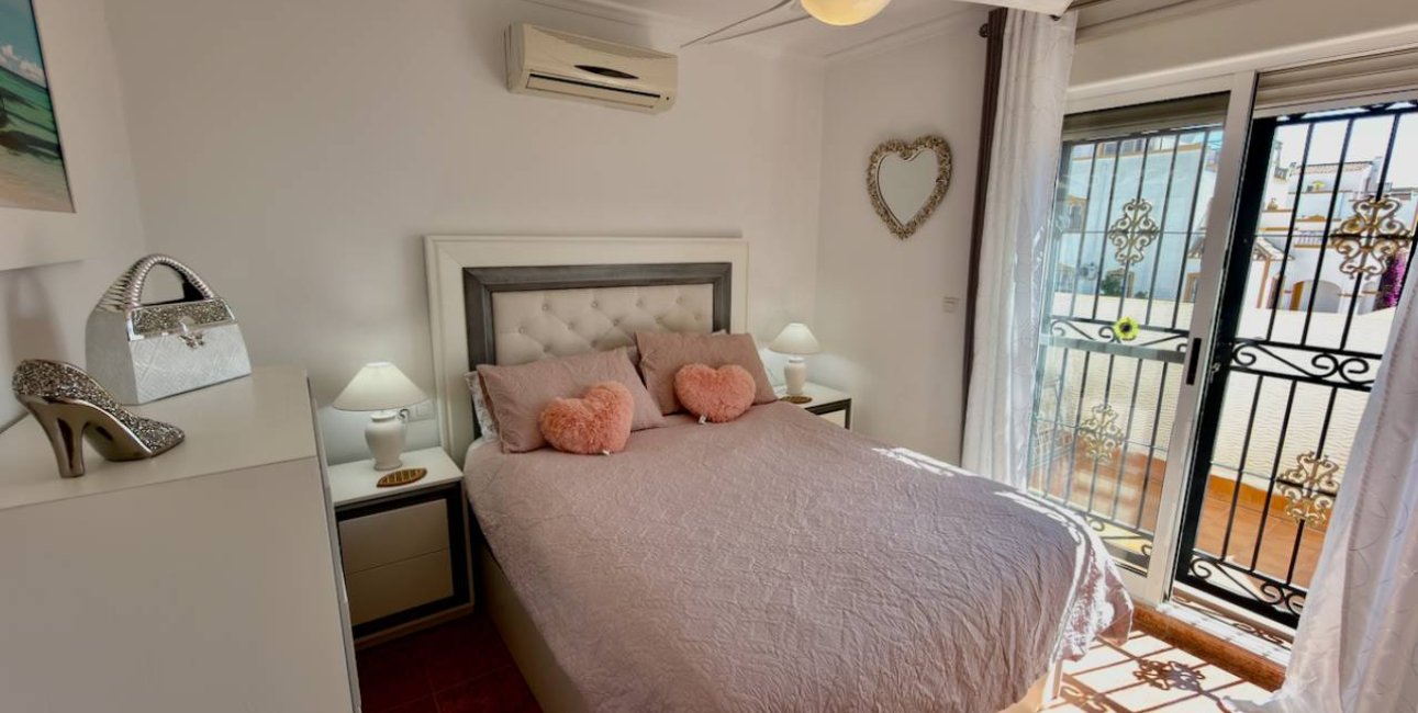 Resale - Townhouse -
Los Montesinos - Entre Naranjos / Vistabella Golf