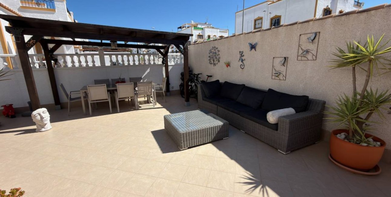 Resale - Townhouse -
Los Montesinos - Entre Naranjos / Vistabella Golf