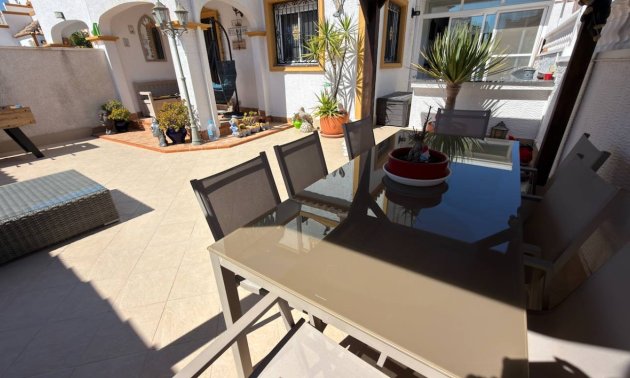 Resale - Townhouse -
Los Montesinos - Entre Naranjos / Vistabella Golf