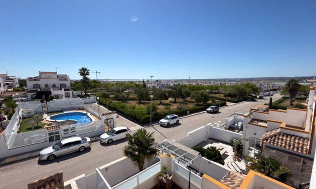 Resale - Townhouse -
Los Montesinos - Entre Naranjos / Vistabella Golf
