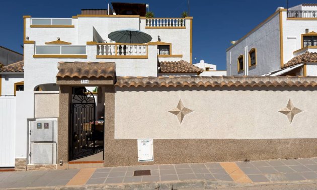 Resale - Townhouse -
Los Montesinos - Entre Naranjos / Vistabella Golf