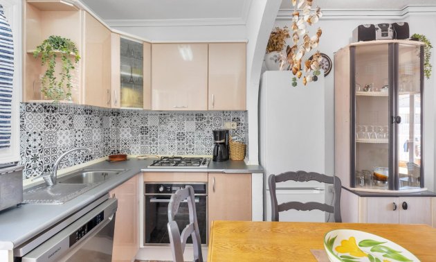 Resale - Bungalow -
Guardamar del Segura - El moncayo