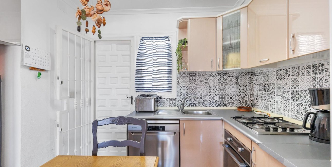 Resale - Bungalow -
Guardamar del Segura - El moncayo