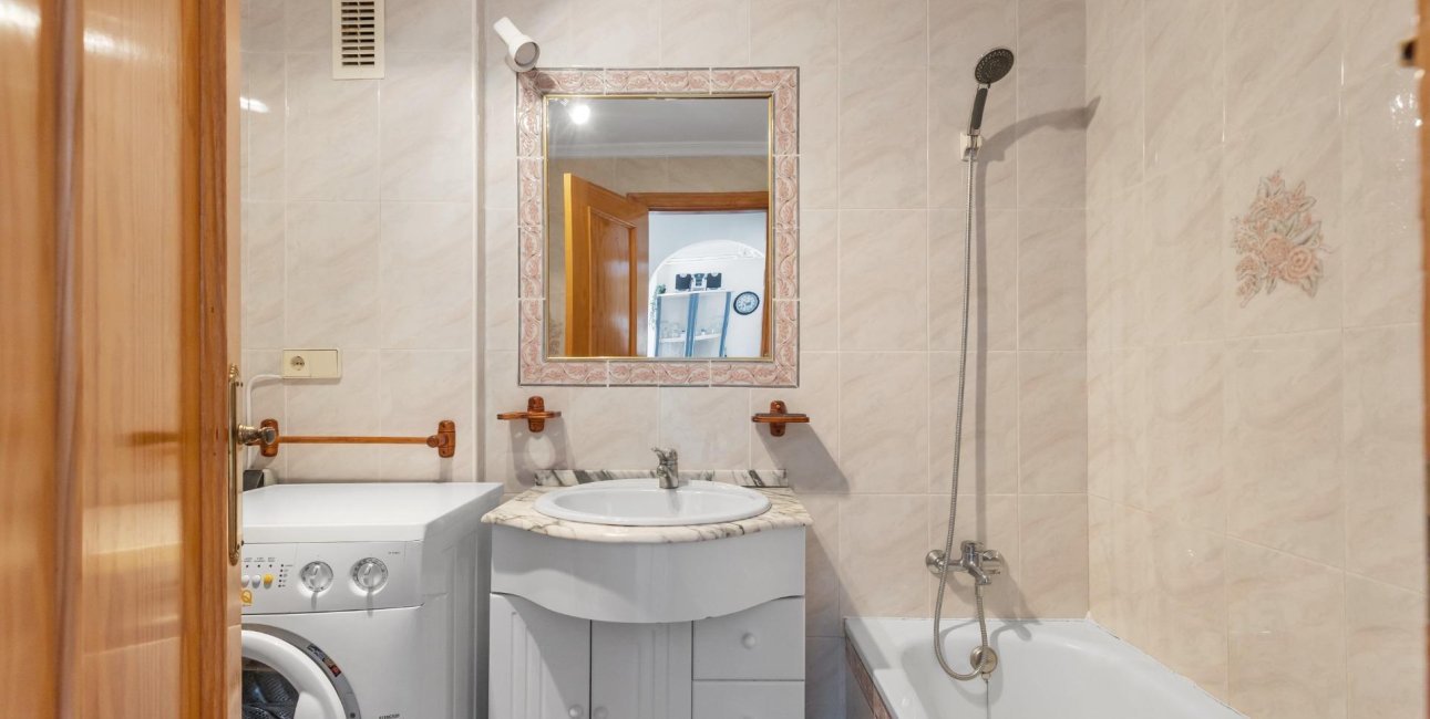 Resale - Bungalow -
Guardamar del Segura - El moncayo