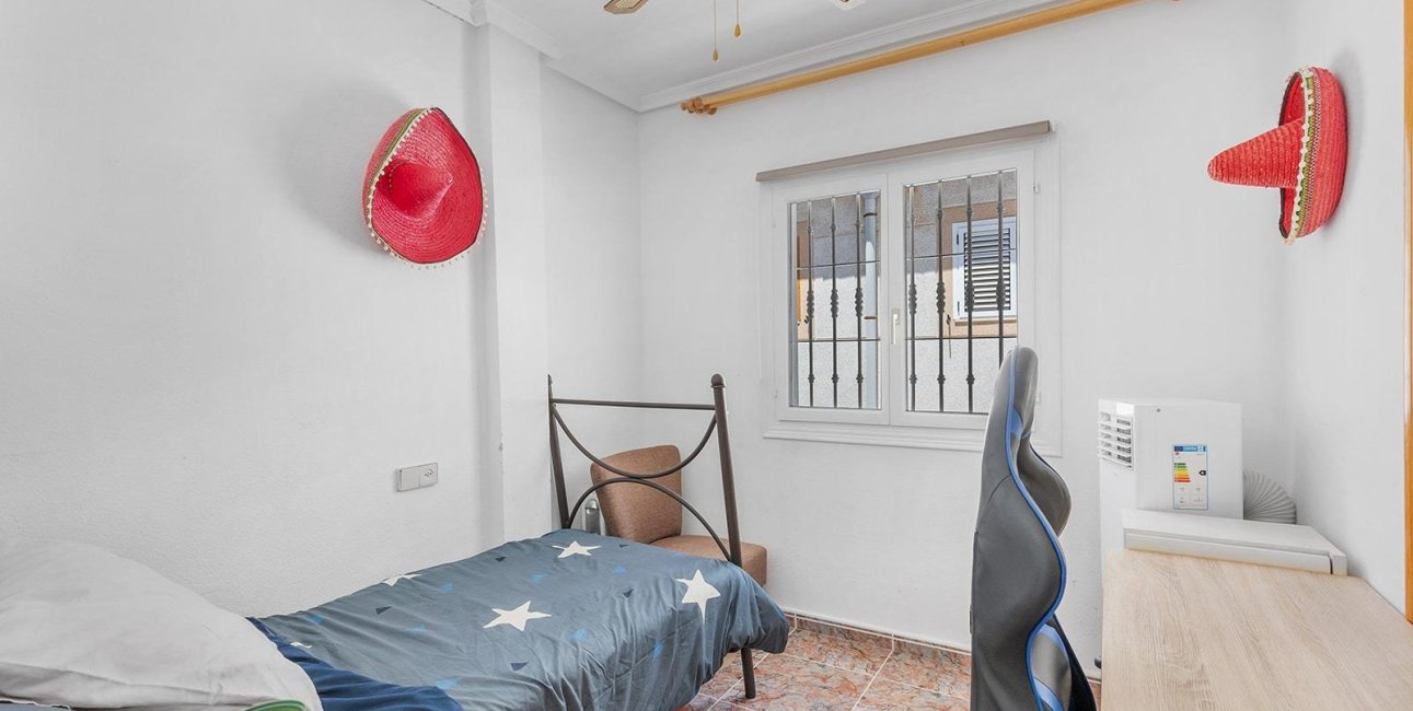 Resale - Bungalow -
Guardamar del Segura - El moncayo