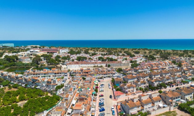 Resale - Bungalow -
Guardamar del Segura - El moncayo