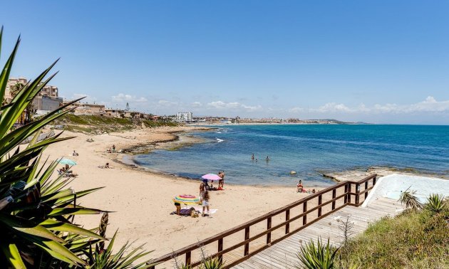 Rynek wtórny - Mieszkanie w bloku -
Torrevieja - La Mata