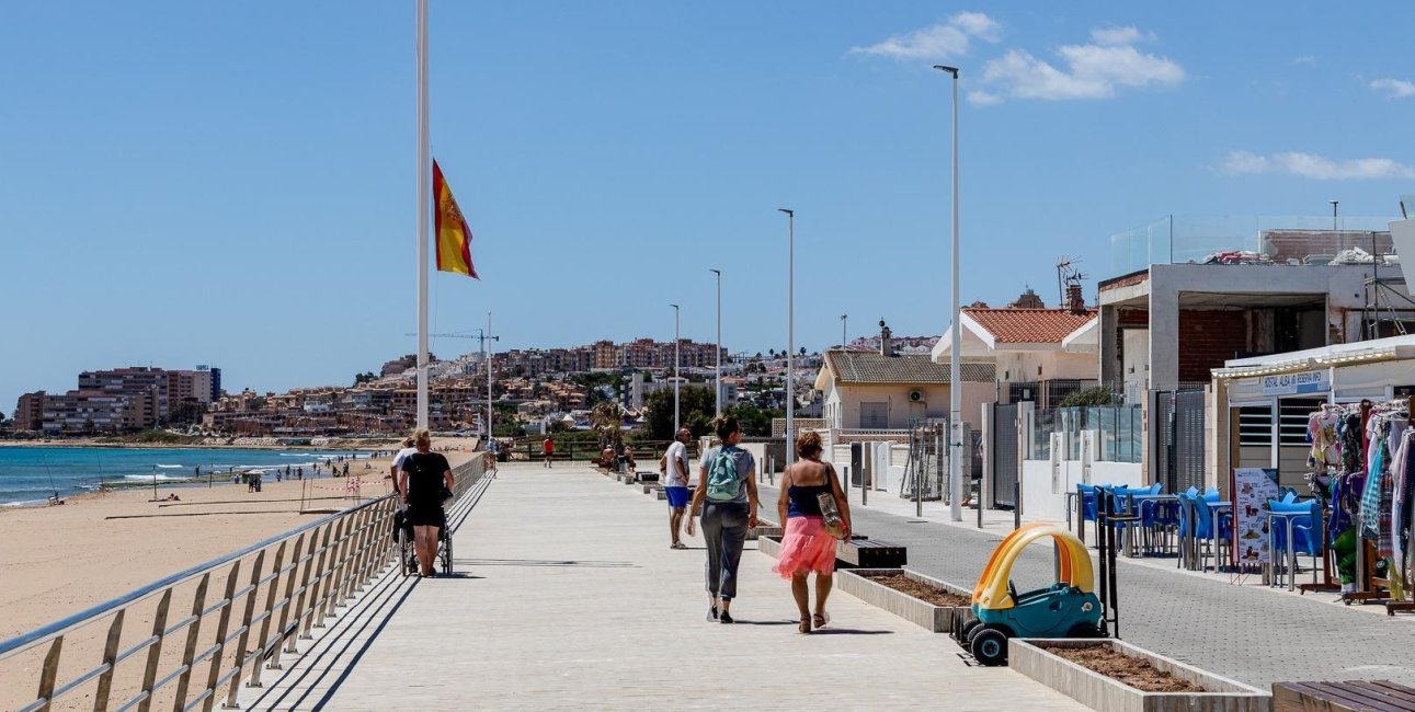 Rynek wtórny - Mieszkanie w bloku -
Torrevieja - La Mata