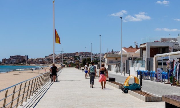 Rynek wtórny - Mieszkanie w bloku -
Torrevieja - La Mata