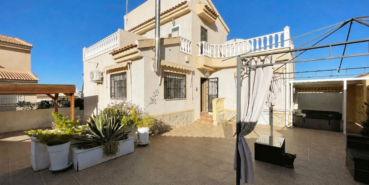 Resale - Villa -
Benimar - Rojales Hills