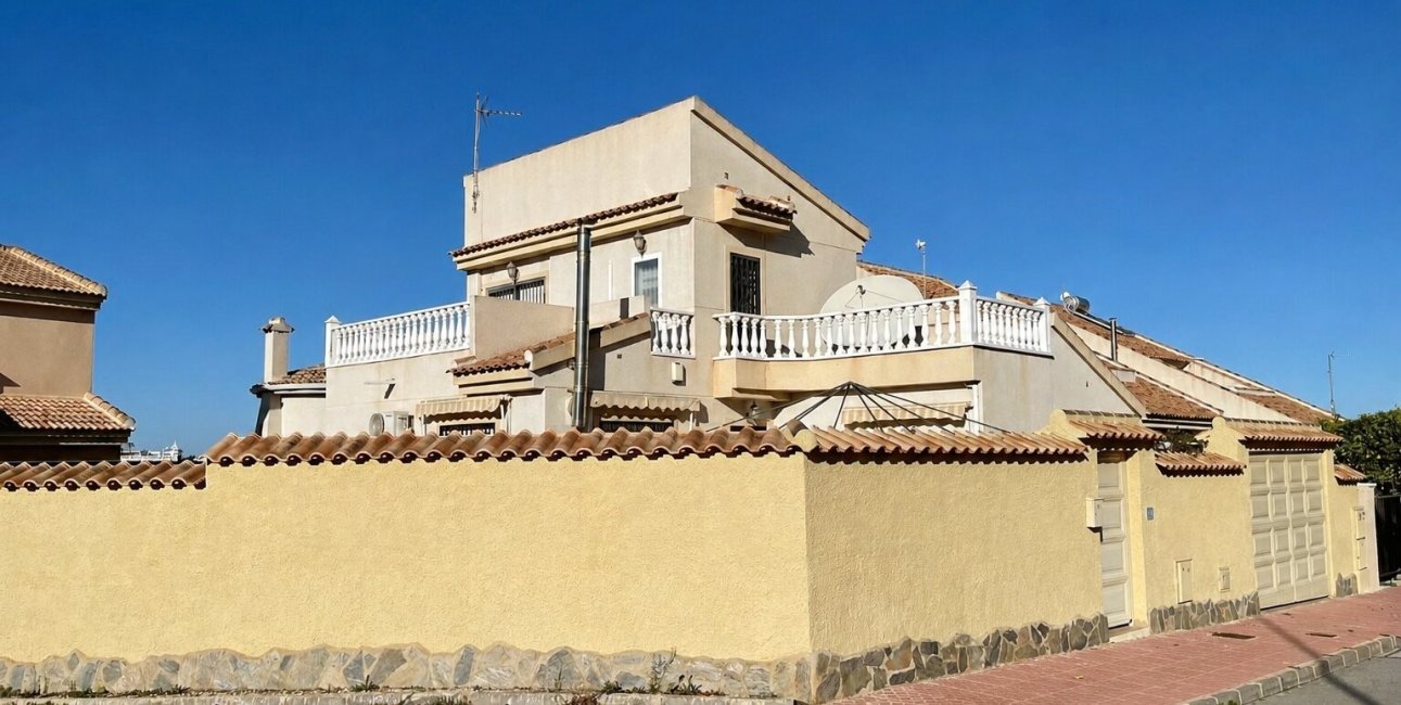 Resale - Villa -
Benimar - Rojales Hills