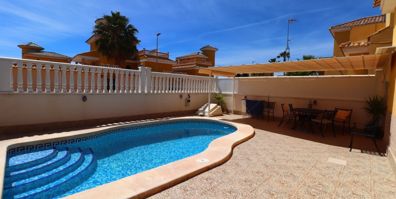 Resale - Villa -
Algorfa - Lo Crispin